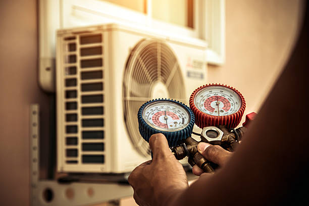 Professional Ductwork Repair technician working in Union City, MI